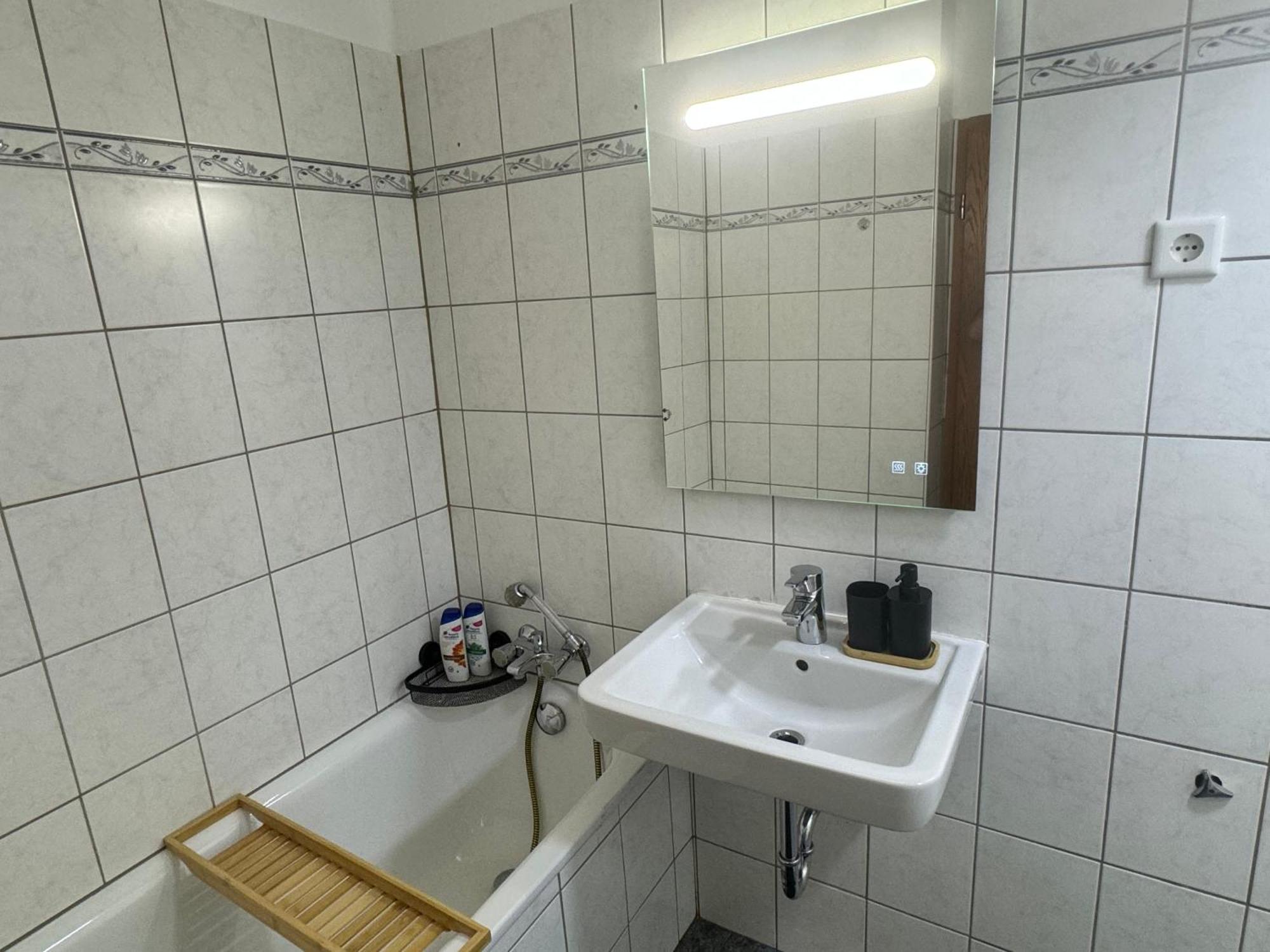 Stylish & Relaxing Modernes Apartment Mit Privatparkplatz Гелзенкирхен Екстериор снимка